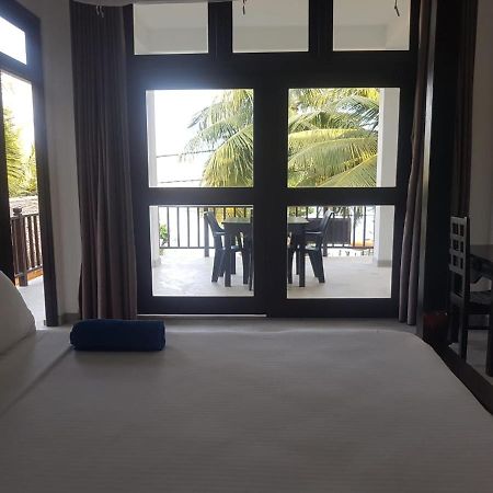 Waves Hiri Hotel Dikwella Ngoại thất bức ảnh