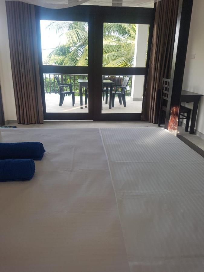 Waves Hiri Hotel Dikwella Ngoại thất bức ảnh
