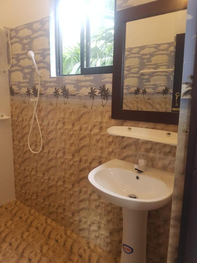 Waves Hiri Hotel Dikwella Ngoại thất bức ảnh