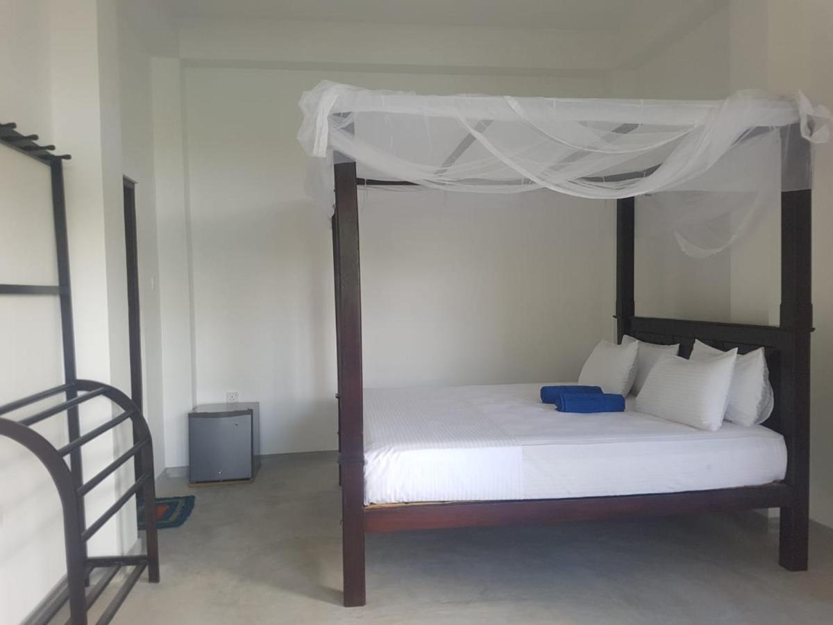 Waves Hiri Hotel Dikwella Ngoại thất bức ảnh