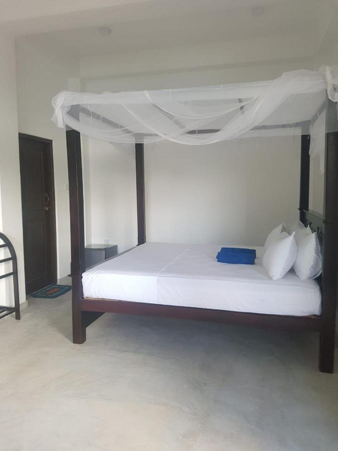Waves Hiri Hotel Dikwella Ngoại thất bức ảnh
