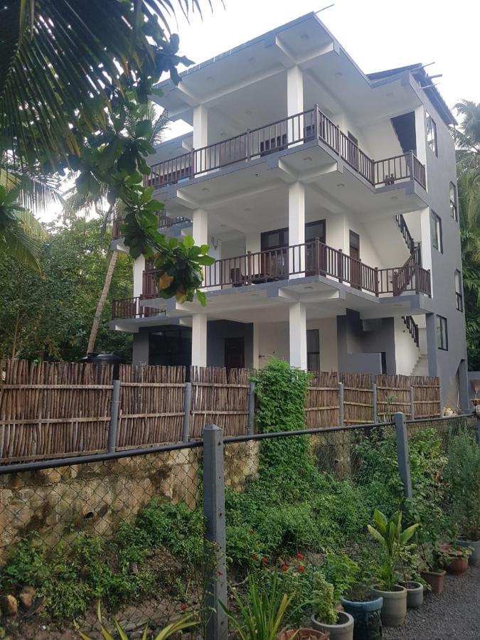 Waves Hiri Hotel Dikwella Ngoại thất bức ảnh