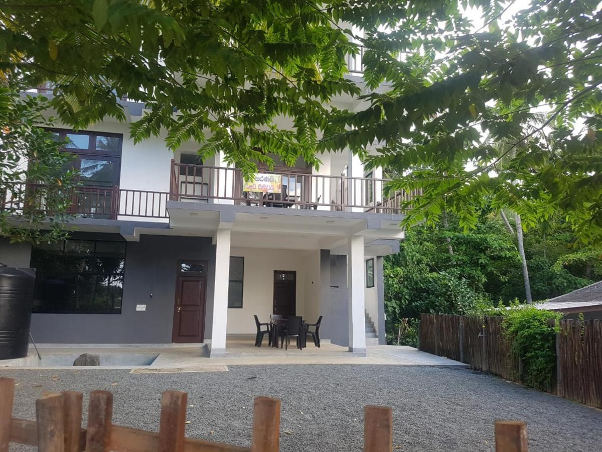 Waves Hiri Hotel Dikwella Ngoại thất bức ảnh