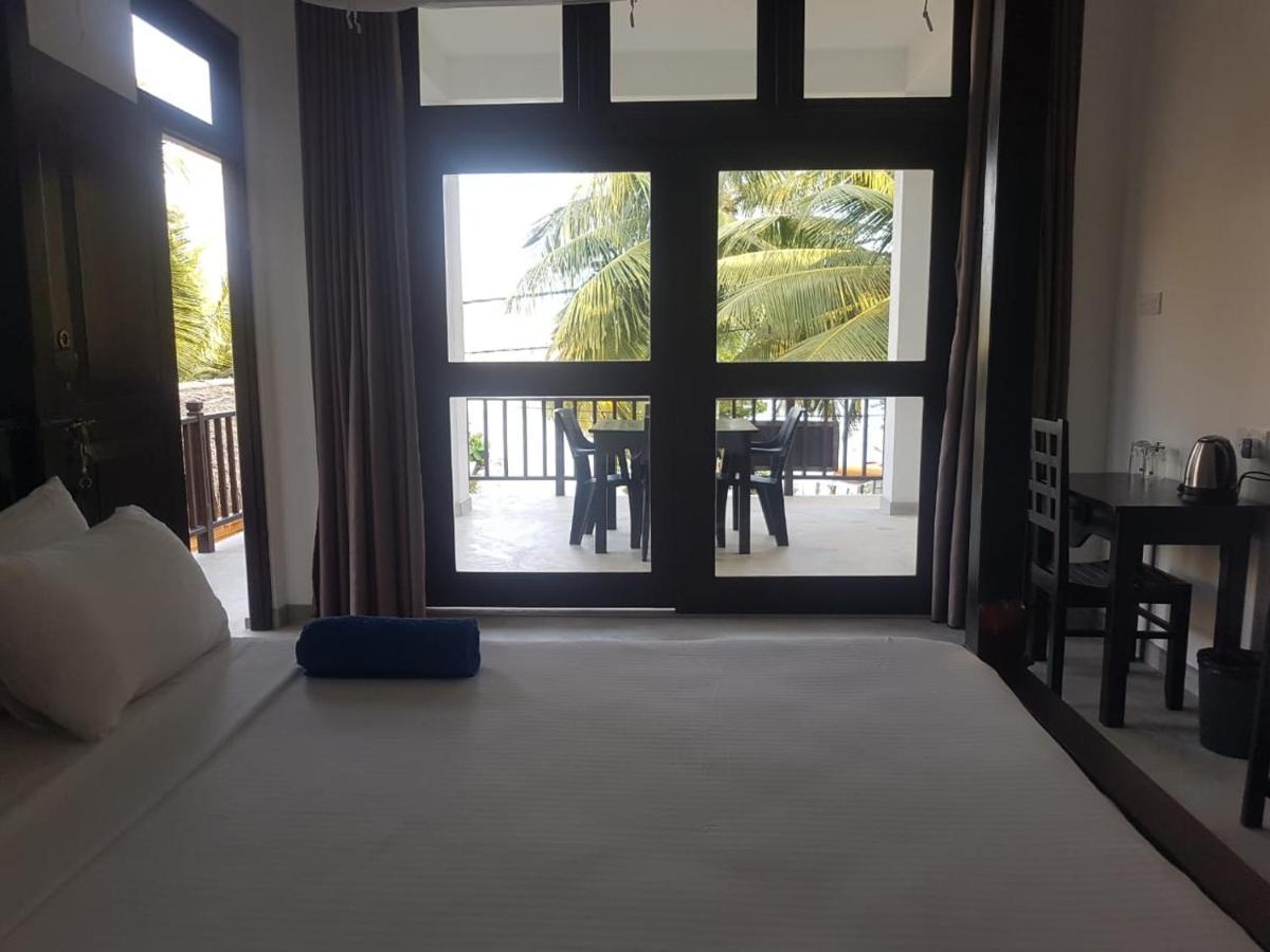 Waves Hiri Hotel Dikwella Ngoại thất bức ảnh