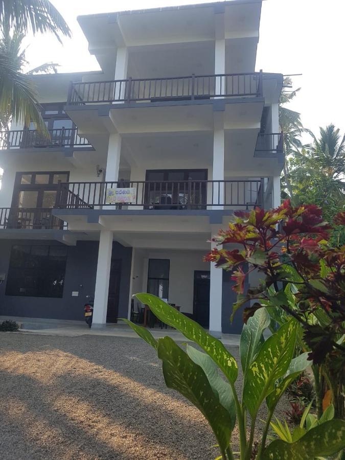 Waves Hiri Hotel Dikwella Ngoại thất bức ảnh