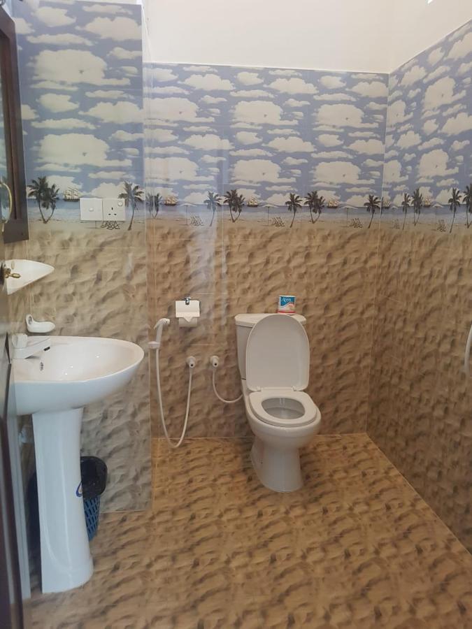 Waves Hiri Hotel Dikwella Ngoại thất bức ảnh