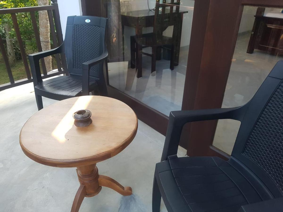 Waves Hiri Hotel Dikwella Ngoại thất bức ảnh