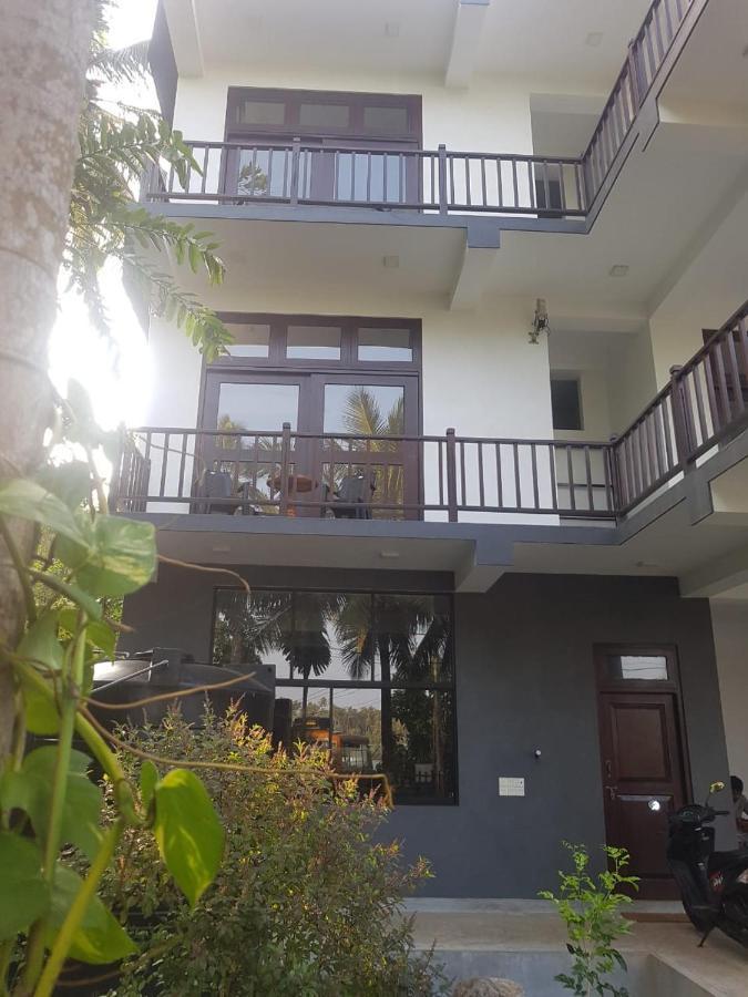 Waves Hiri Hotel Dikwella Ngoại thất bức ảnh