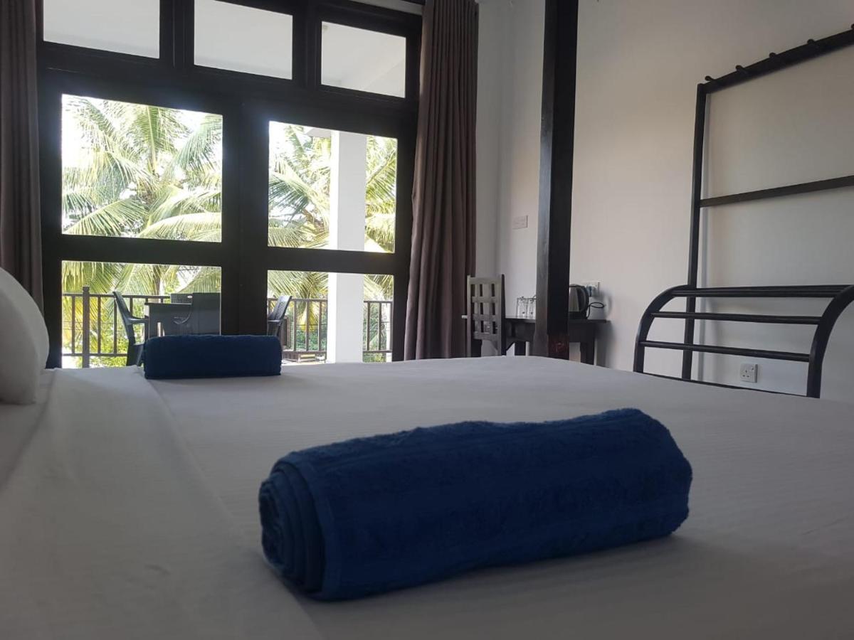 Waves Hiri Hotel Dikwella Ngoại thất bức ảnh