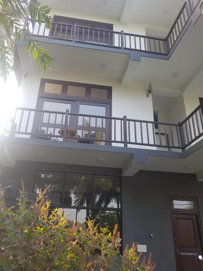 Waves Hiri Hotel Dikwella Ngoại thất bức ảnh