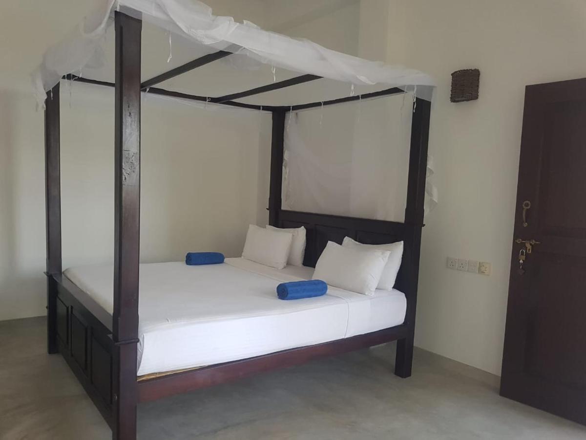 Waves Hiri Hotel Dikwella Ngoại thất bức ảnh