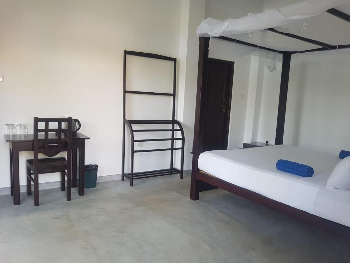 Waves Hiri Hotel Dikwella Ngoại thất bức ảnh